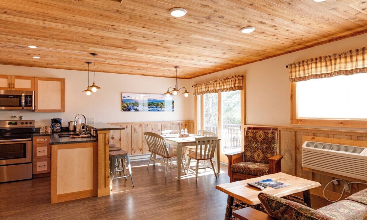 Lake Placid Cabin | Cozy 3Bedroom w/2 Bath and Full Kitchen, Outdoor BBQ, Fire Pits