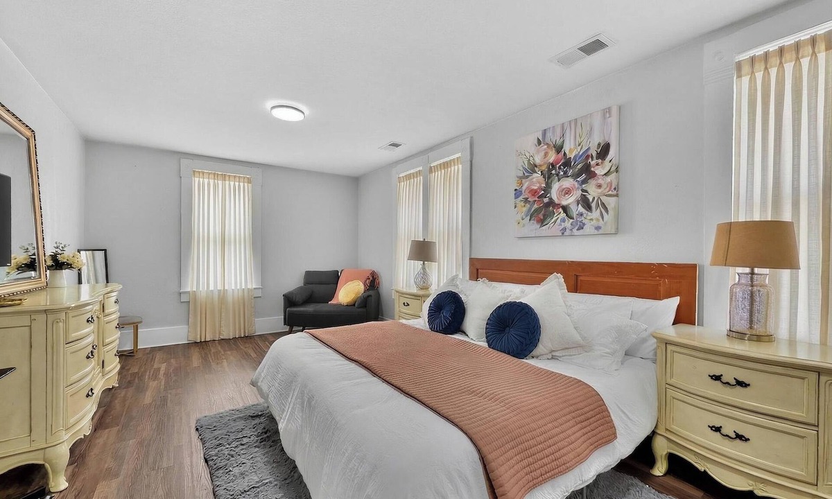 Farmington House | Cozy 3BR Downtown Farmington Short Walk to Shops & Dining