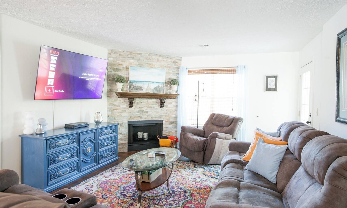 Dadeville House | Cozy 3BR Getaway | Minutes from the Water