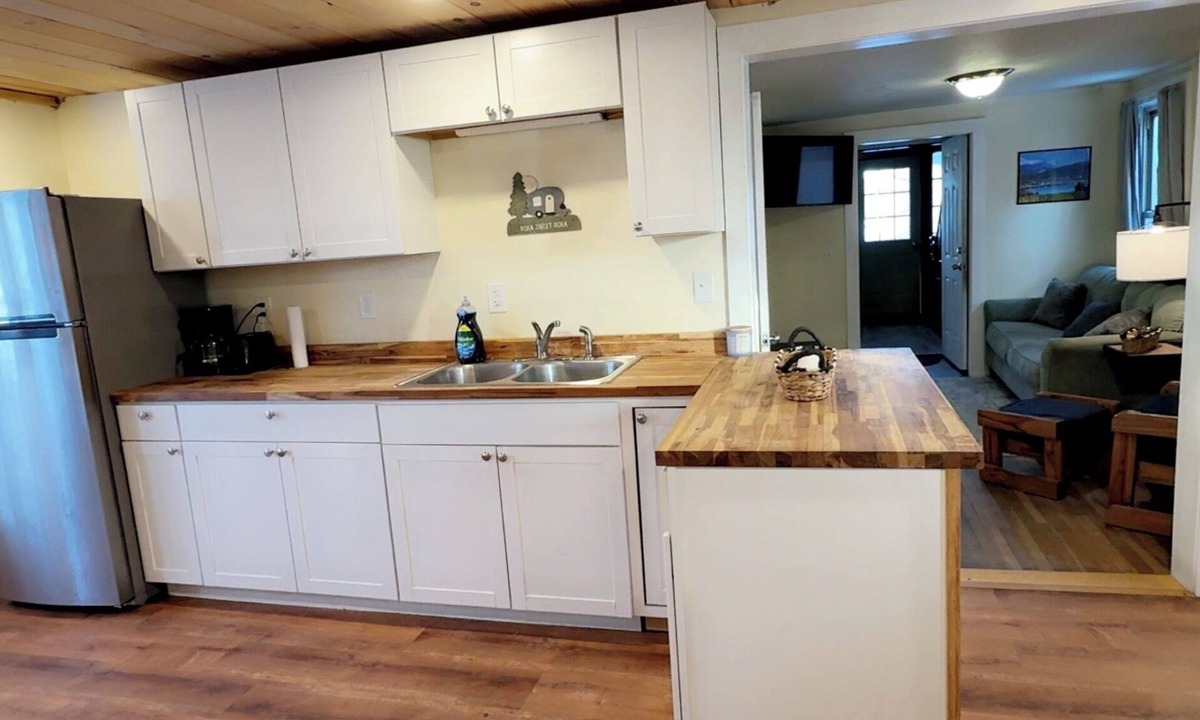 North Lake George Apartment | Cozy 3BR Getaway Near Lake George & Lake Champlain- Pet Friendly-Sleeps 8!
