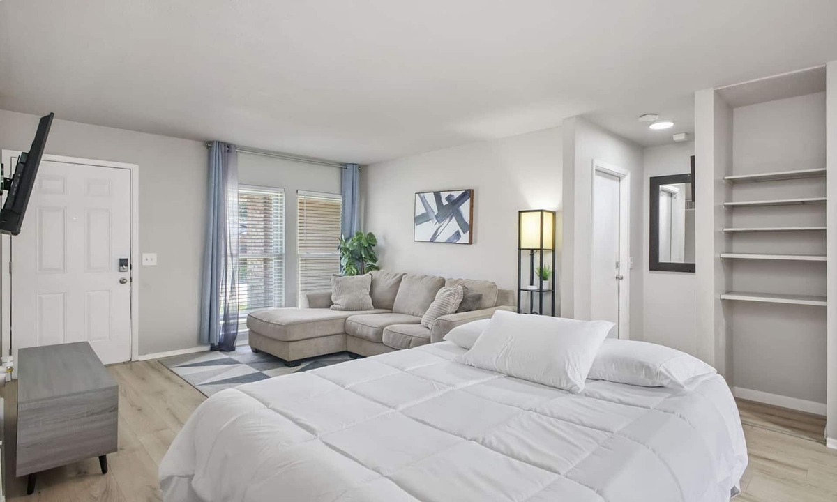 North San Antonio - SAT House | Cozy 3BR Home Family-friendly Near Attractions