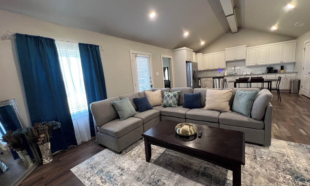 Shallowater House | Cozy 3BR Retreat Just 10 Mins from Lubbock.