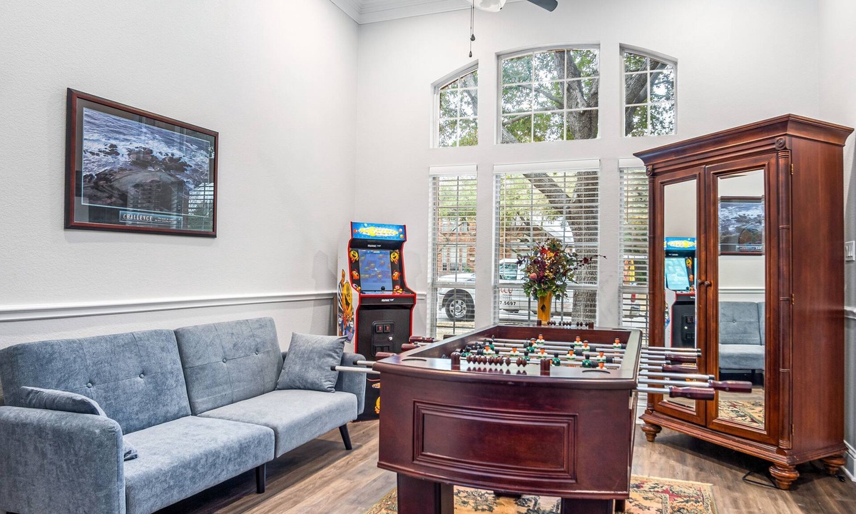 Garland House | Cozy 4-Bdrm Retreat w/BBQ and Firepit - Ideal for Lrg Grps and Outdoor Living