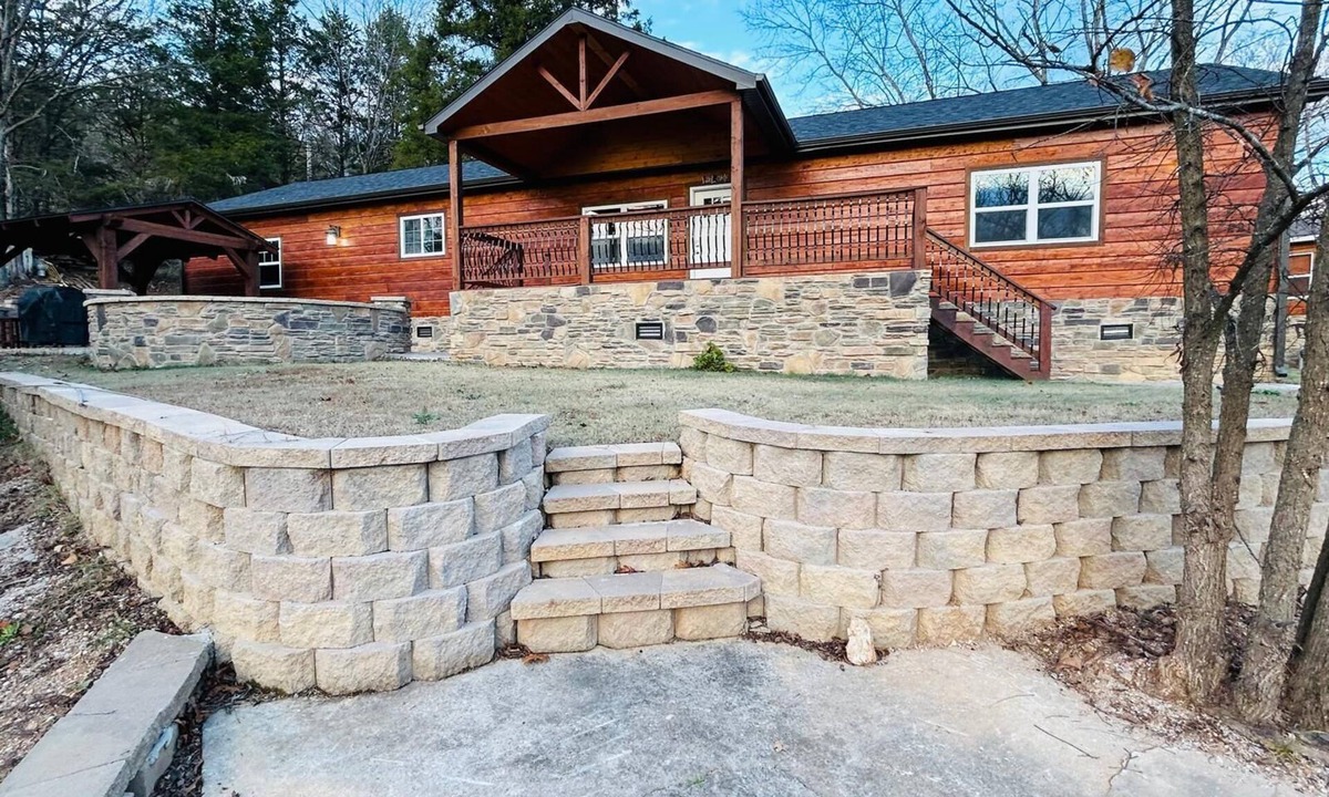 Table Rock Cabin | Cozy 4-bedroom Cabin in Branson