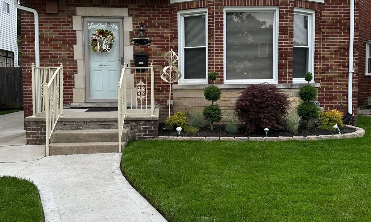 Detroit House | Cozy 4 Bedroom Colonial