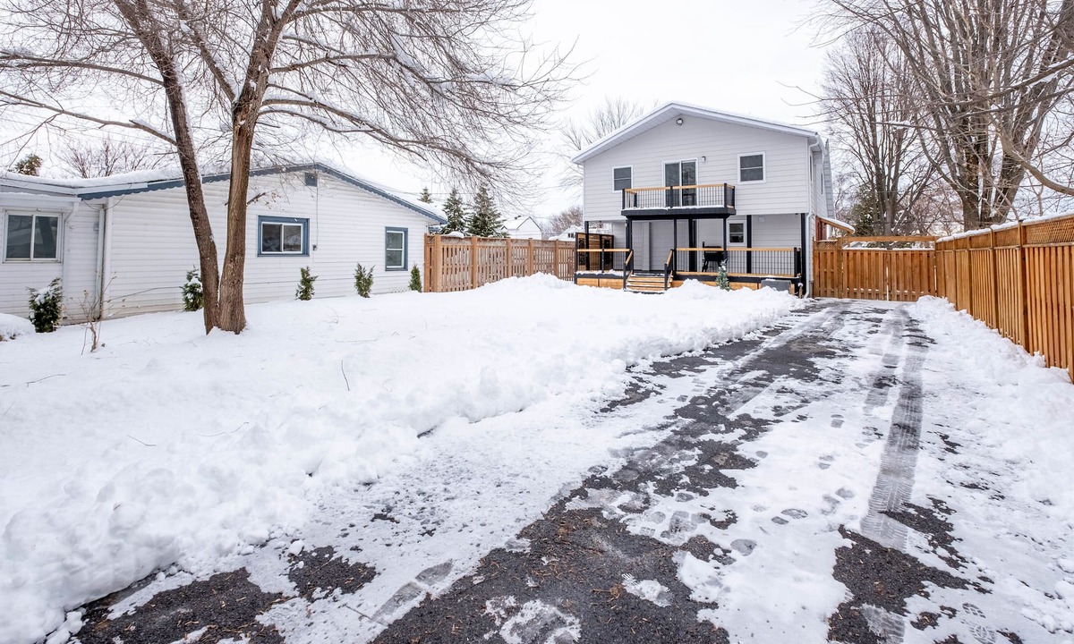 Cornwall House | Cozy 4 BR Home in Cornwall