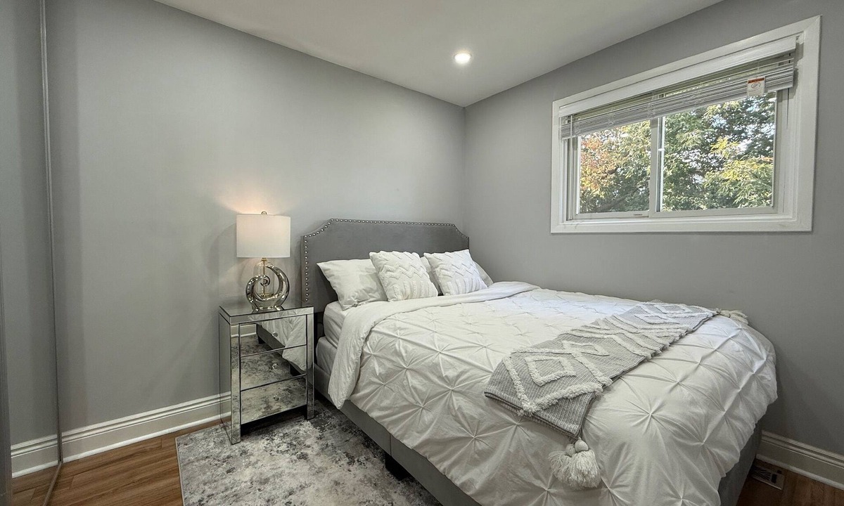 Durham Region House | Cozy 5 Bedroom 3 Bath. Minutes from 401