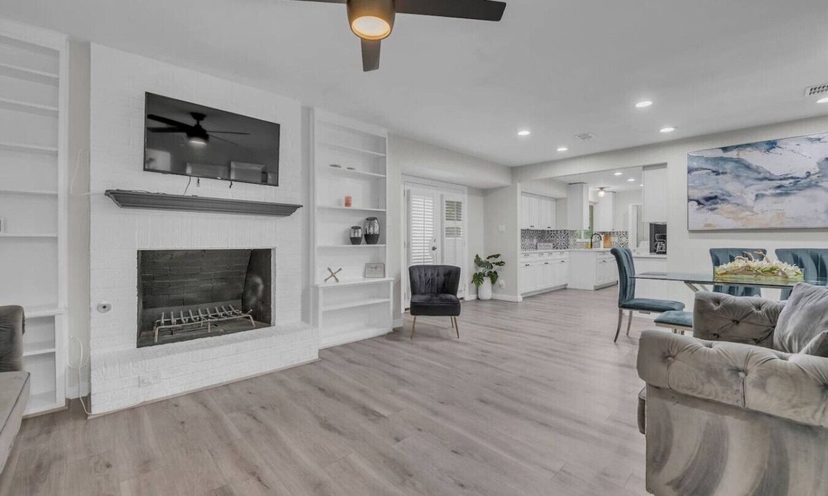 Parker Lane House | Cozy 5BR Home | Sleeps 12 | Near Downtown Austin