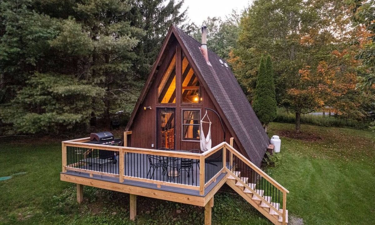 New Kingston House | Cozy A-Frame Cabin Year Round Vibes & Pond Side Relaxation in the Catskills