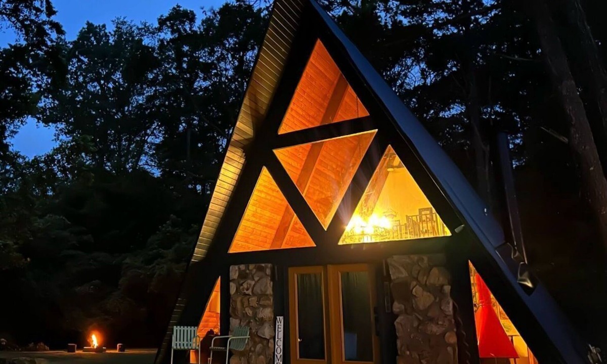 Guntersville Cabin | Cozy A-Frame Cabin w/Loft! Firepit! Lake Access!