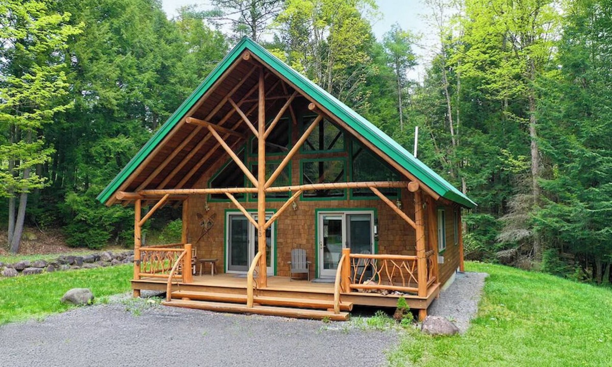 Pottersville Cabin | Cozy Adirondack A-Frame 2 minutes to Schroon Lake & Stone Bridge Caves