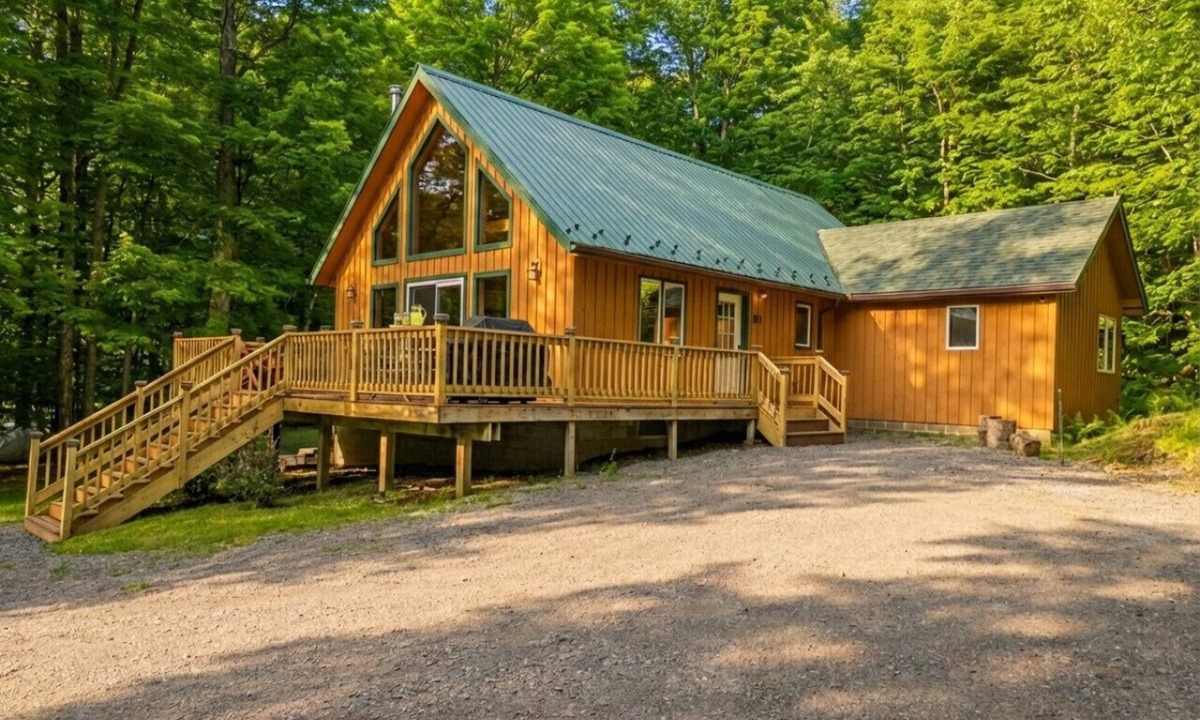 Inlet Cabin | Cozy Adirondack Mountain Cabin- Inlet, NY - Sleeps 9!