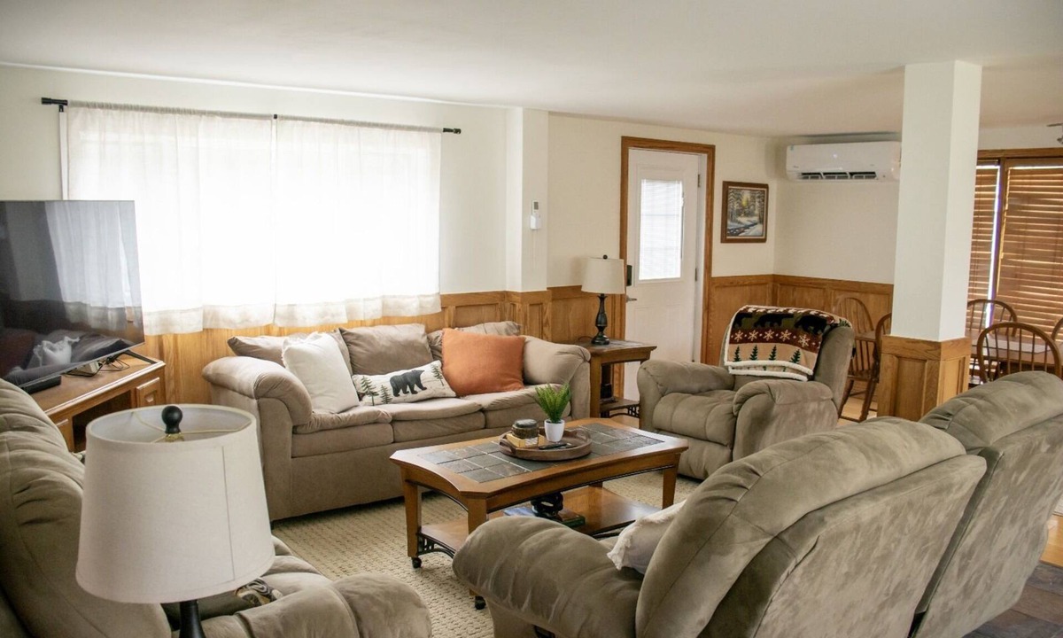 Speculator House | Cozy ADK Home by Lake