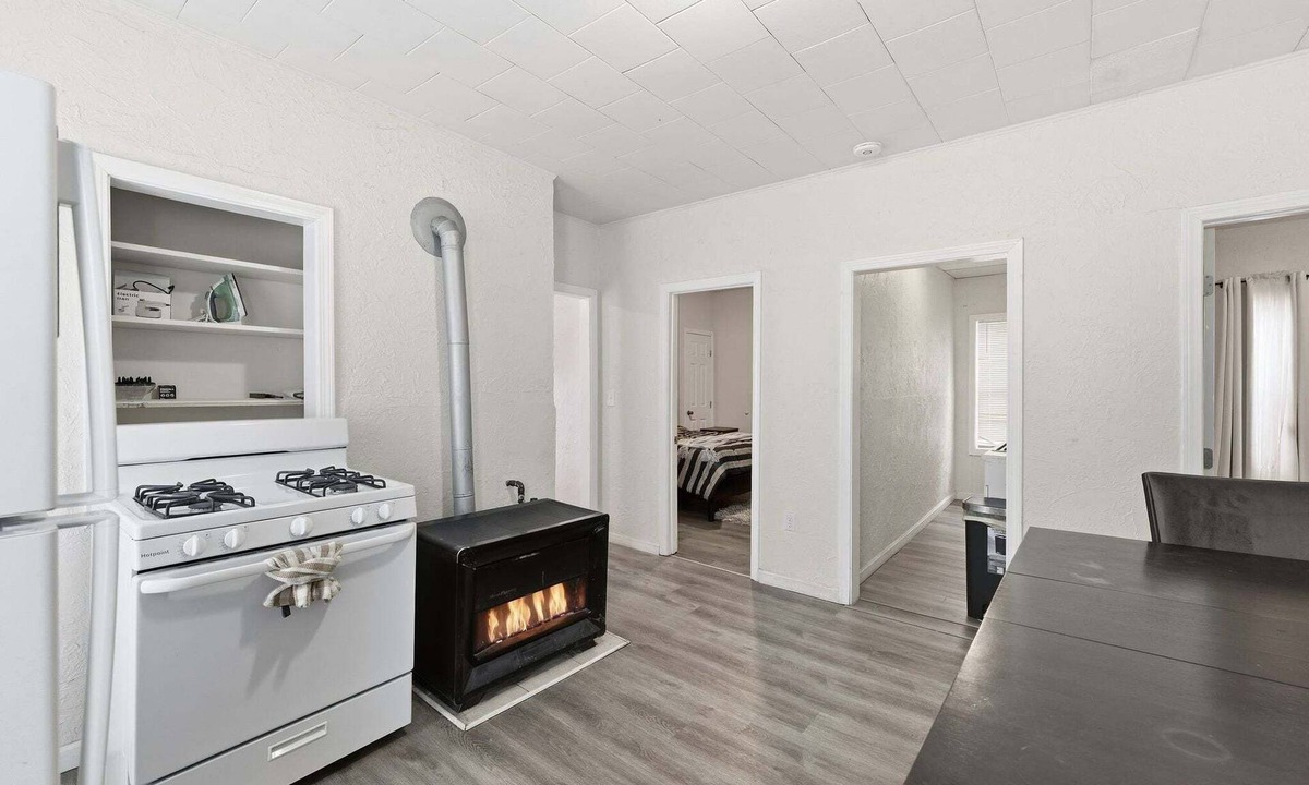 Worcester Apartment | Cozy Adventure Filled Escape Free Parking 2 Bedroom Apts