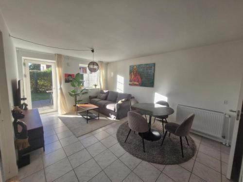 Tarnby Apartment | Cozy Airport stay