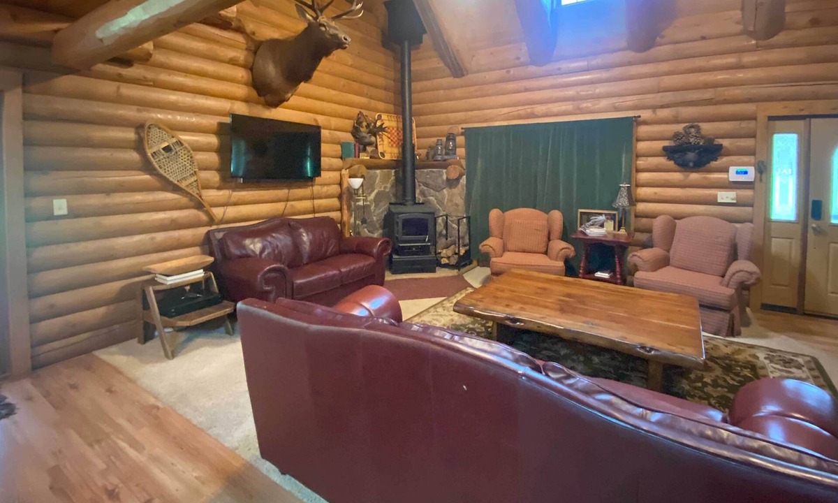 Alto Cabin | Cozy Alto Cabin on 2 Acres: Near Fishing & Skiing!