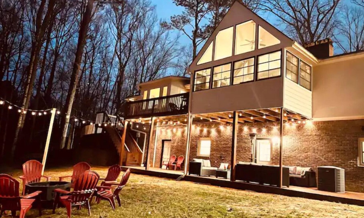 Johns Creek House | Cozy and charming private home on an acre lot