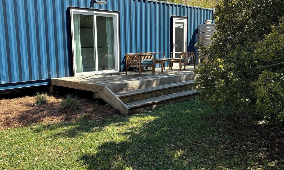 Wilmington Beach House | Cozy and Comfortable Shipping Container House -Pet Friendly-Easy Walk to Beach