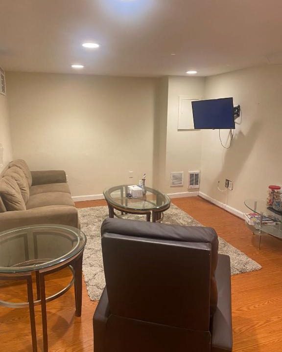 Lynn House | Cozy and comfy, Salem and Boston, free parking