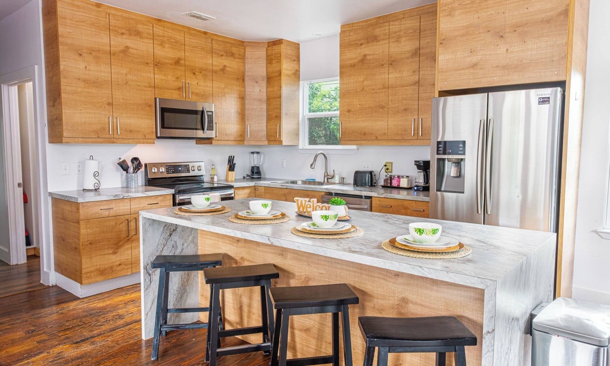 Eastside Promise Neighborhood Cottage | Cozy and Gorgeous 2br/1ba Near Amazing Downtown