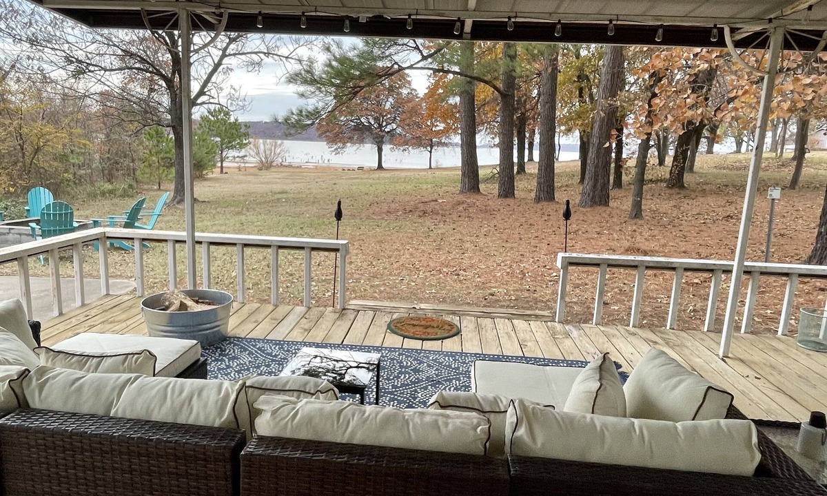 Longtown Cottage | Cozy and Modern Waterfront Cottage