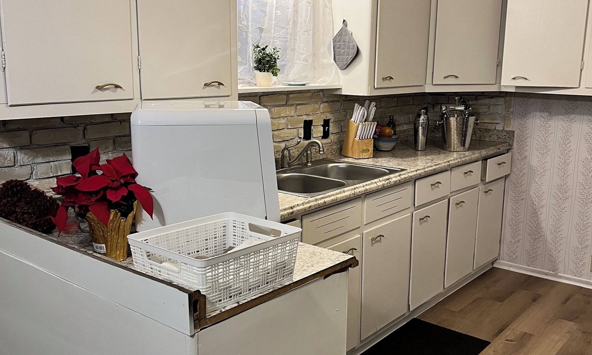 Shoal Creek Drive House | Cozy and Quiet in Joplin