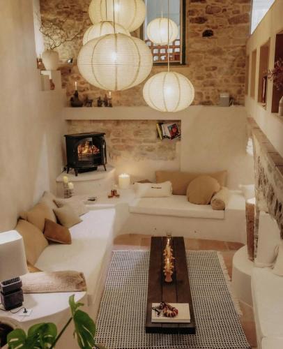 Fanjeaux House | Cozy And Refined Retreat In The Heart Of Fanjeaux