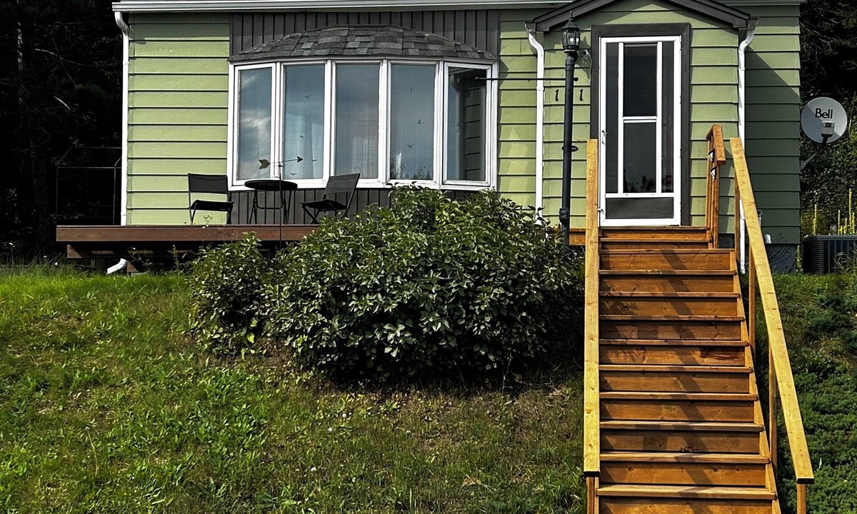 Nipigon House | Cozy and serene stay to melt your worries away