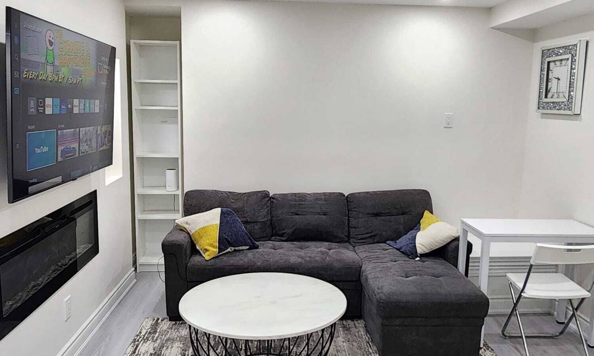 Milton House | Cozy and Spacious Basement suite