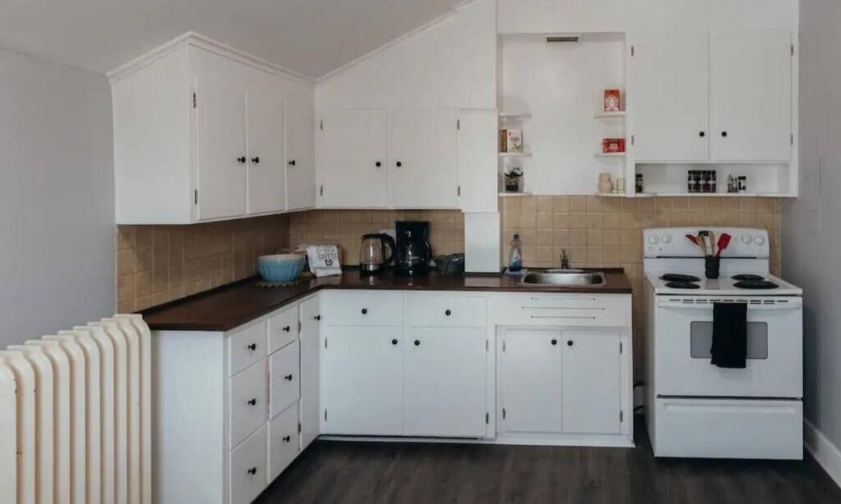 Cambridge Apartment | Cozy and spacious upper storey apartment with self check-in, steps from DT Galt