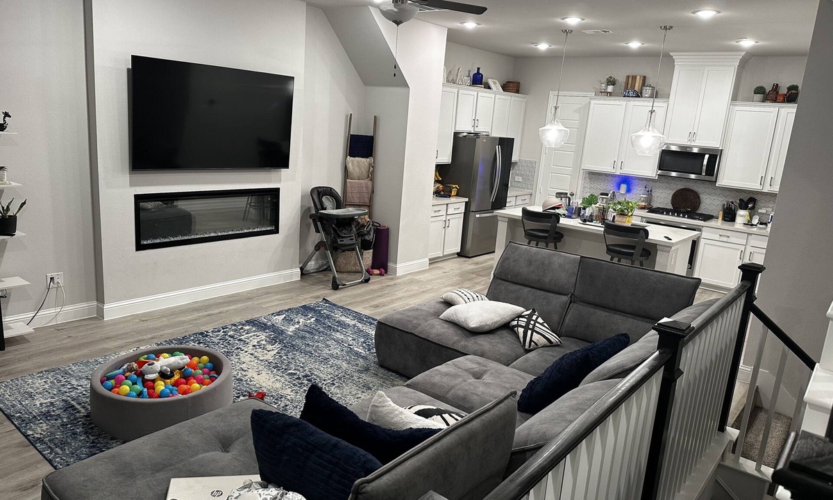 The Colony House | Cozy and stylish 4Bedroom 4.5bath Townhome