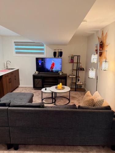 Winnipeg House | Cozy and Stylish Private Basement Suite