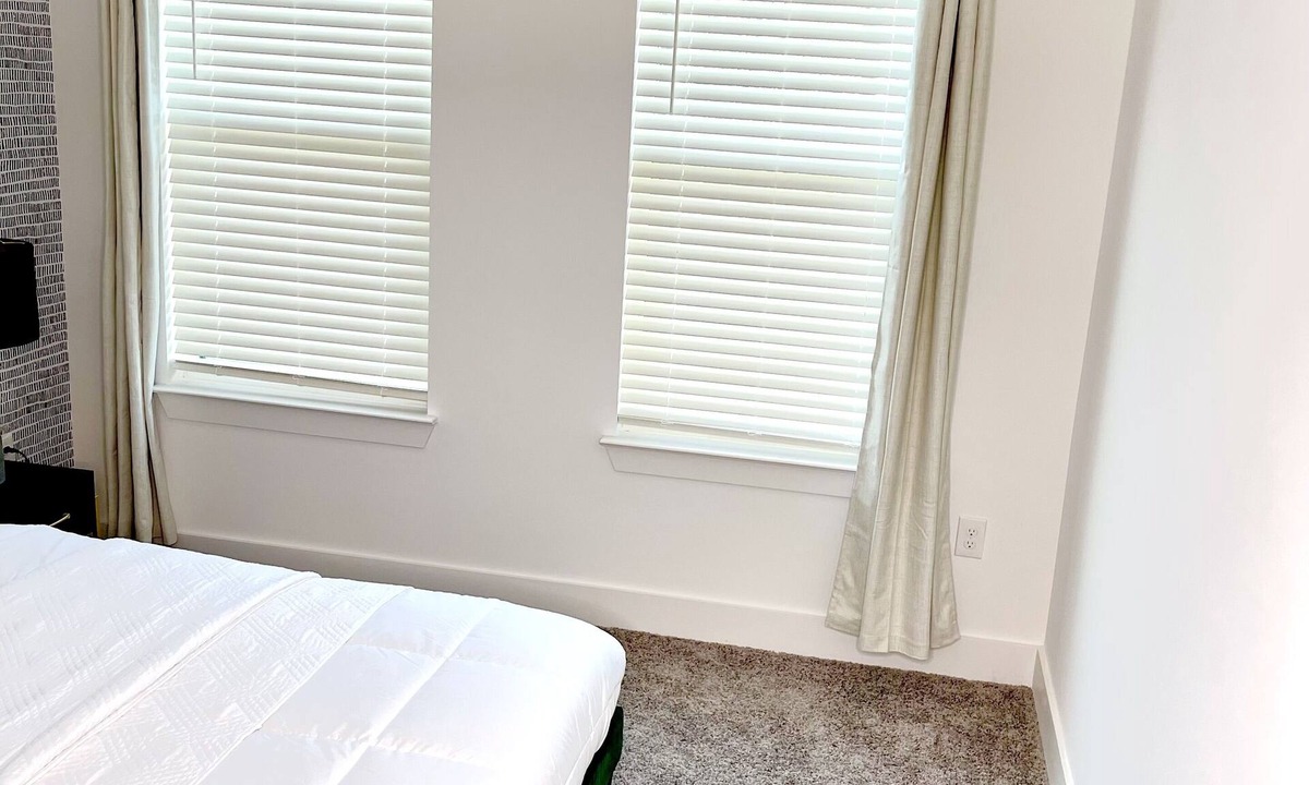 Cumberland Apartment | Cozy and Vibrant Get Away