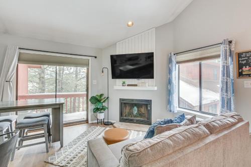 Angel Fire House | Cozy Angel Fire Condo - Walk to Ski Lift!