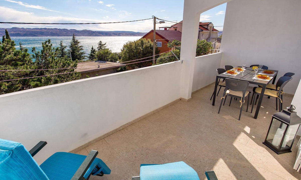 Cesarica Apartment | Cozy apartment in Karlobag- Ribarica