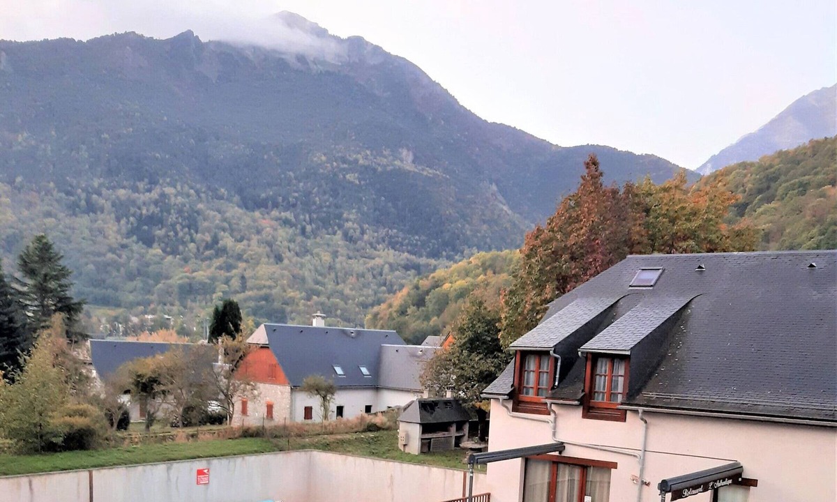 Vignec Apartment | Cozy apartment, 2 rooms for 4 people with pool access