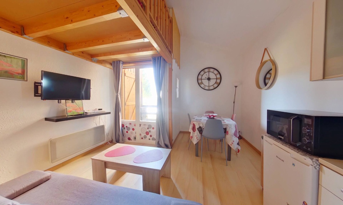 Les Rousses Apartment | Cozy apartment - 4 guests, calm in Les Rousses