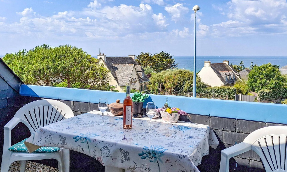 Clohars-Carnoet Apartment | Cozy apartment in Clohars Carnoet with WiFi