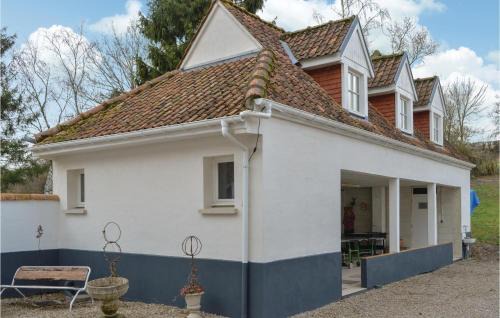 Alette Apartment | Cozy Apartment In Alette With Wifi