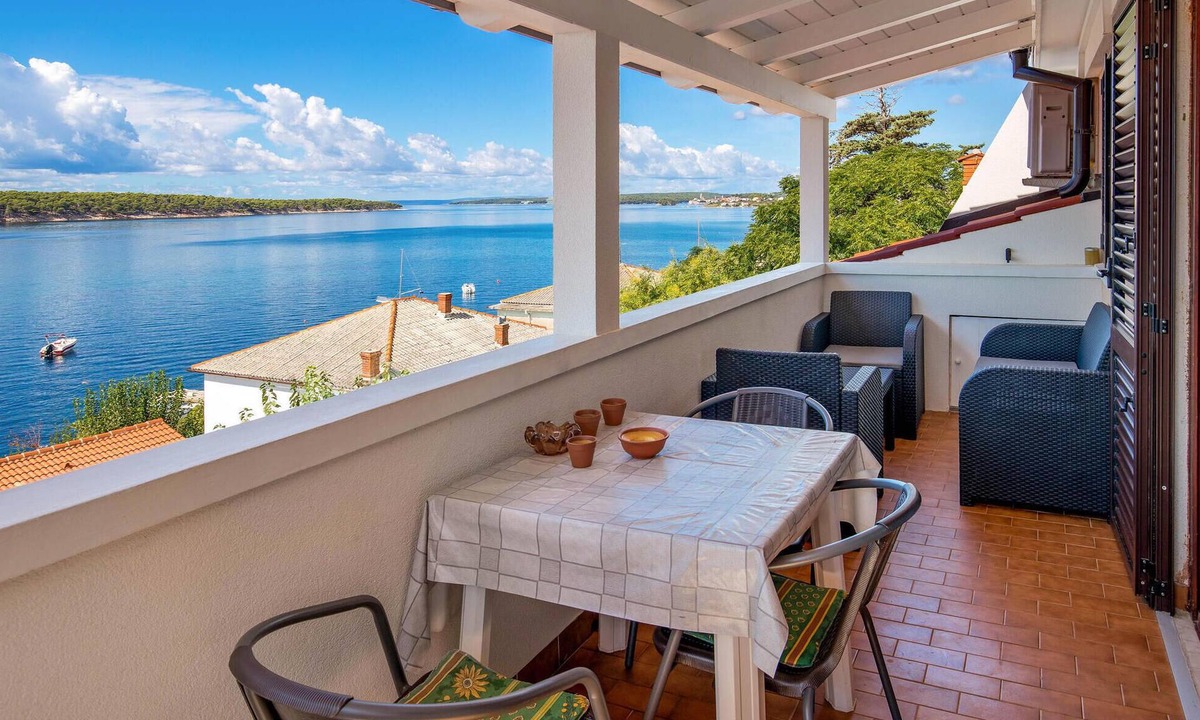 Barbat na Rabu Apartment | Cozy apartment in Barbat-Rab