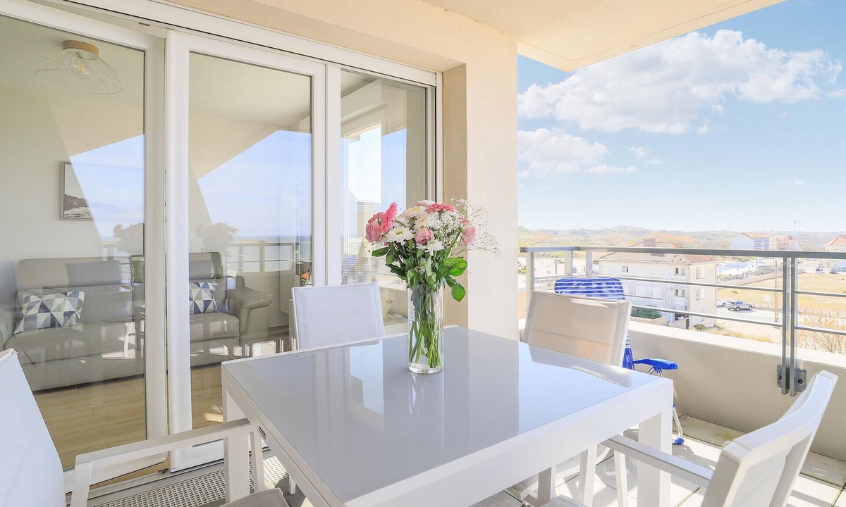 Stella-Plage Apartment | Cozy apartment in Stella Plage with WiFi