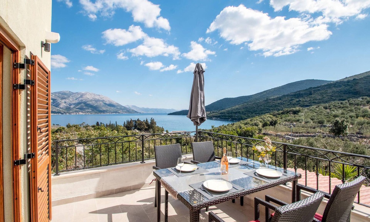 Kneza Apartment | Cozy apartment in Kneze with house sea view