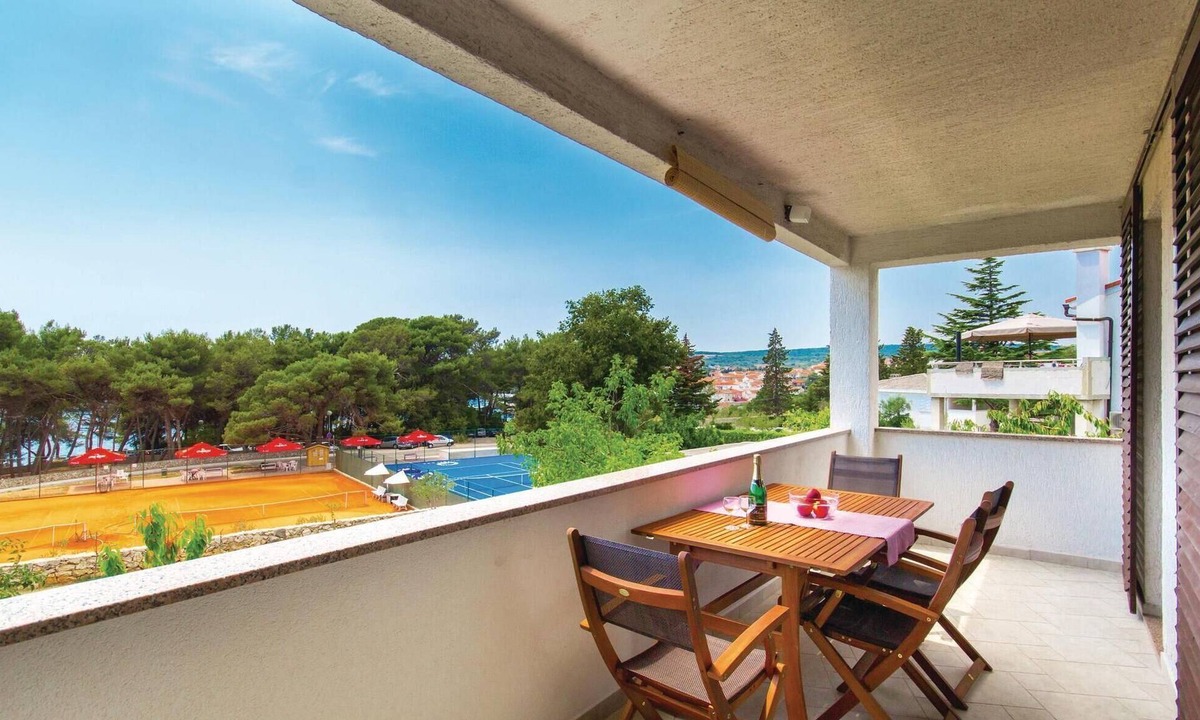 Krk Apartment | Cozy apartment in Krk with house sea view