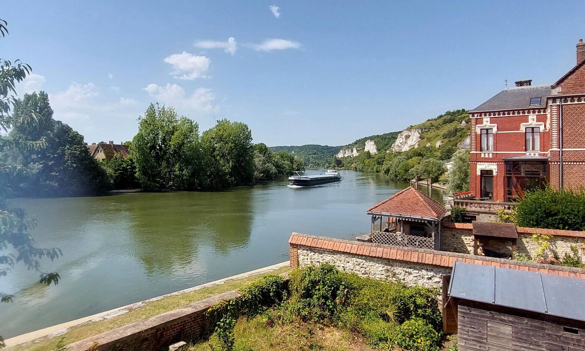 Les Andelys Apartment | Cozy apartment in Les Andelys with WiFi