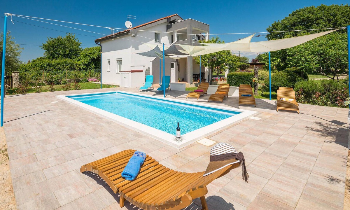 Tar Apartment | Cozy apartment in Tar with swimming pool