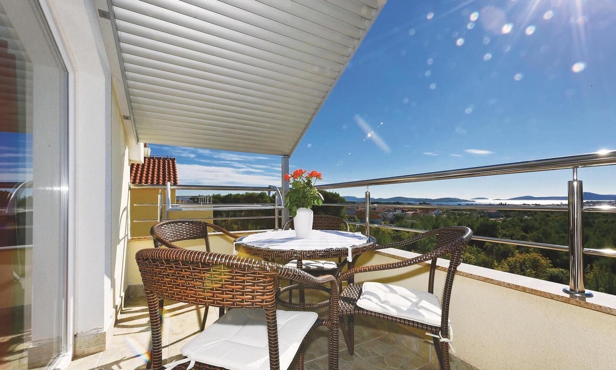 Vodice Apartment | Cozy apartment in Vodice with house sea view