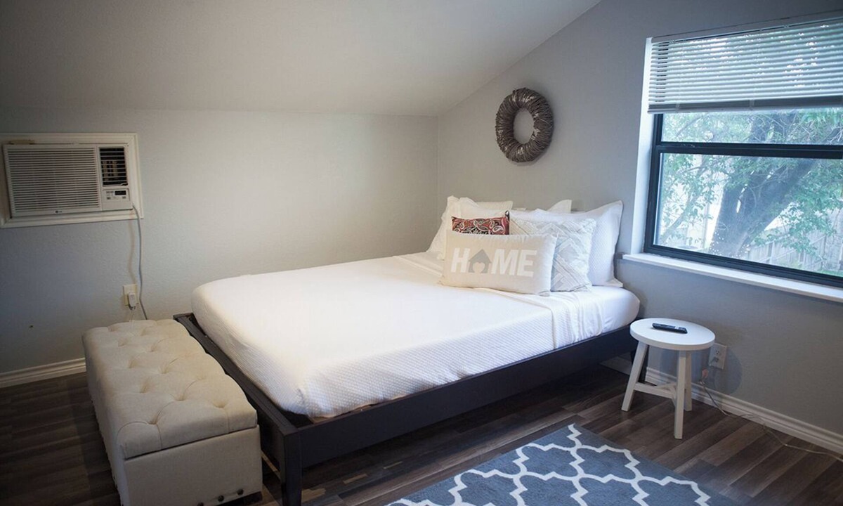 Uptown Apartment | Cozy apartment in welcoming San Antonio with AC, WiFi