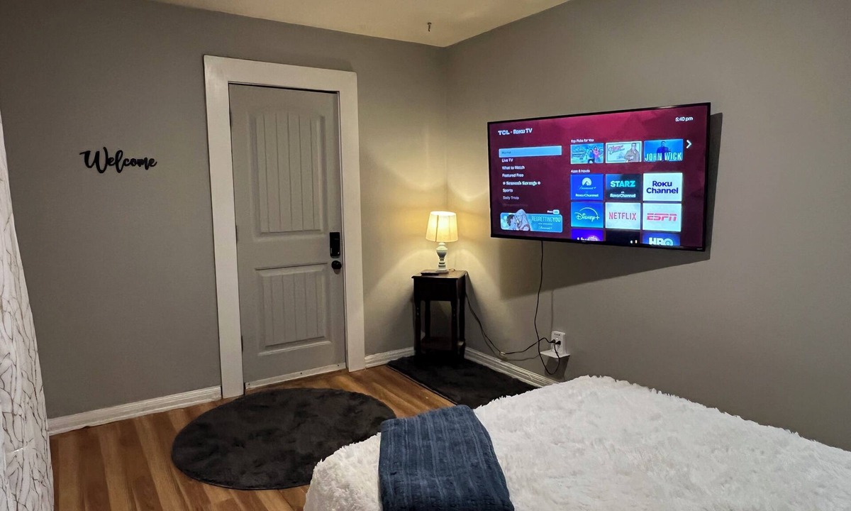 Capital View Apartment | Cozy Apartment Little Rock Pets Welcome