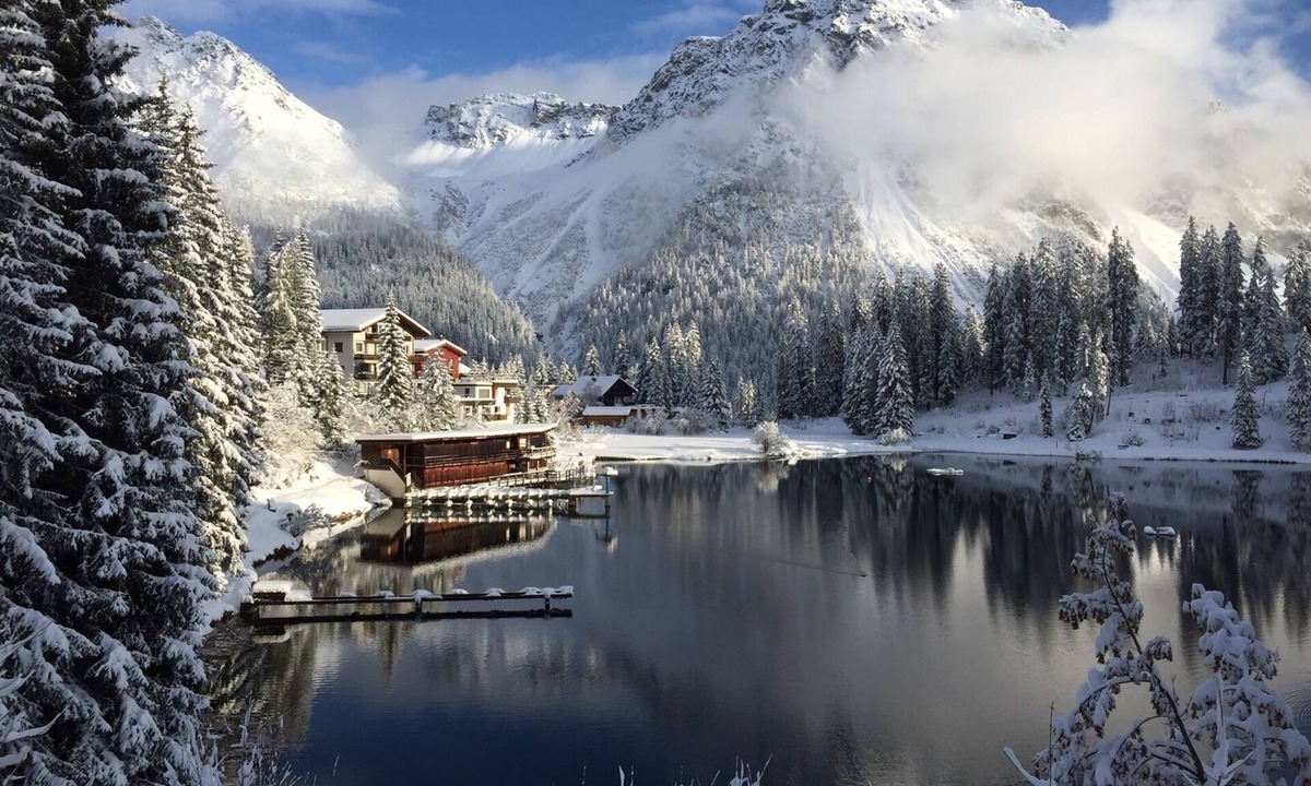 Arosa Apartment | Cozy apartment right on the ski slope in the heart of Arosa, with all-day sunshine