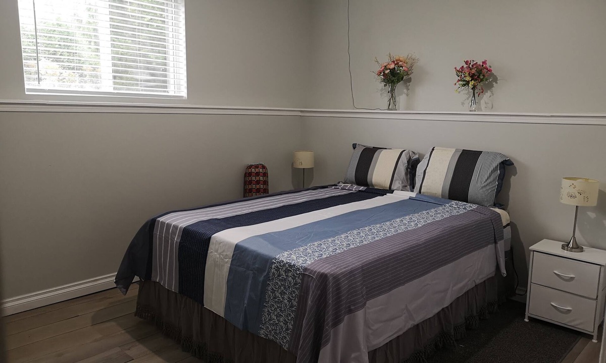 Argyle Apartment | Cozy Apartment Unit, 1200 sq. Fanshaw College & Western University.